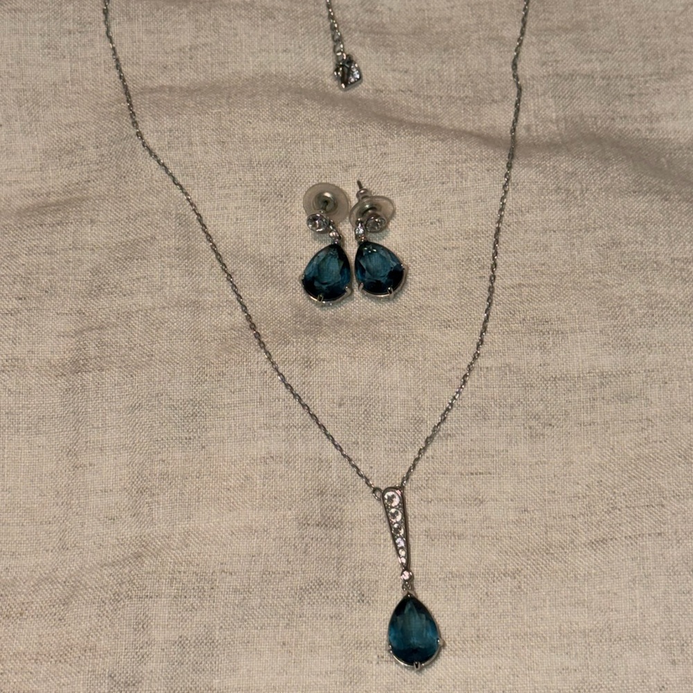 Swarovski Silver and Deep Blue Necklace Set